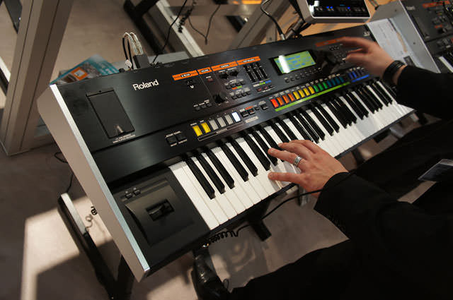 Musikmesse: 写真で見るローランド JUPITER-50 - ICON