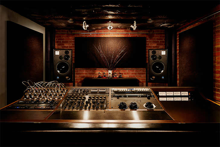 IK Multimedia - Lurssen Mastering Console