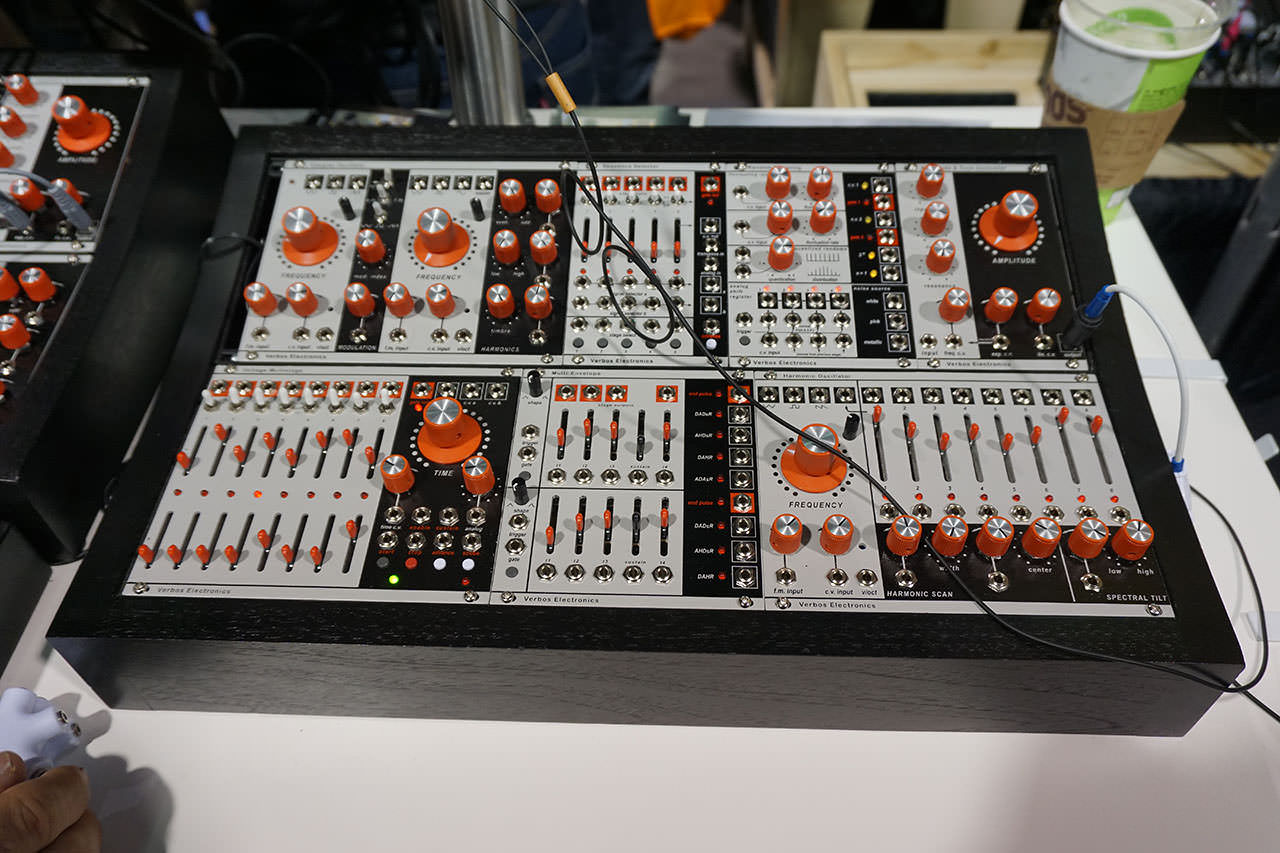 NAMM 2016: Verbos Electronics、最大5種類のシーケンスを繋いでトラックを展開できる「Sequence Selector」など、2種類の新モジュールをお披露目  - ICON