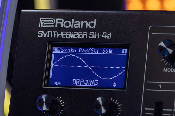 Roland - Synthesizer SH-4d