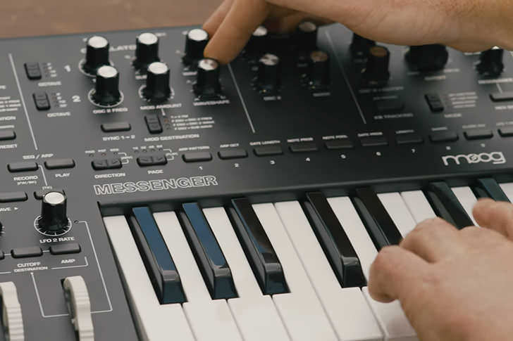Moog Music - Messenger