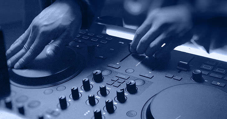 Native Instruments - Traktor MX2