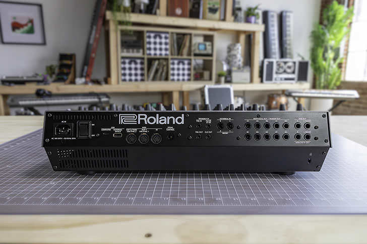 Roland - Rhythm Creator TR-1000