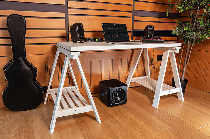 IK Multimedia - iLoud Sub